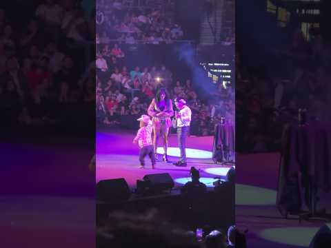 BESO DE 3 PATILLAS PANCHO y BRINCOS DIERAS en la arena Monterrey      #brincosdieras #comedia #humor